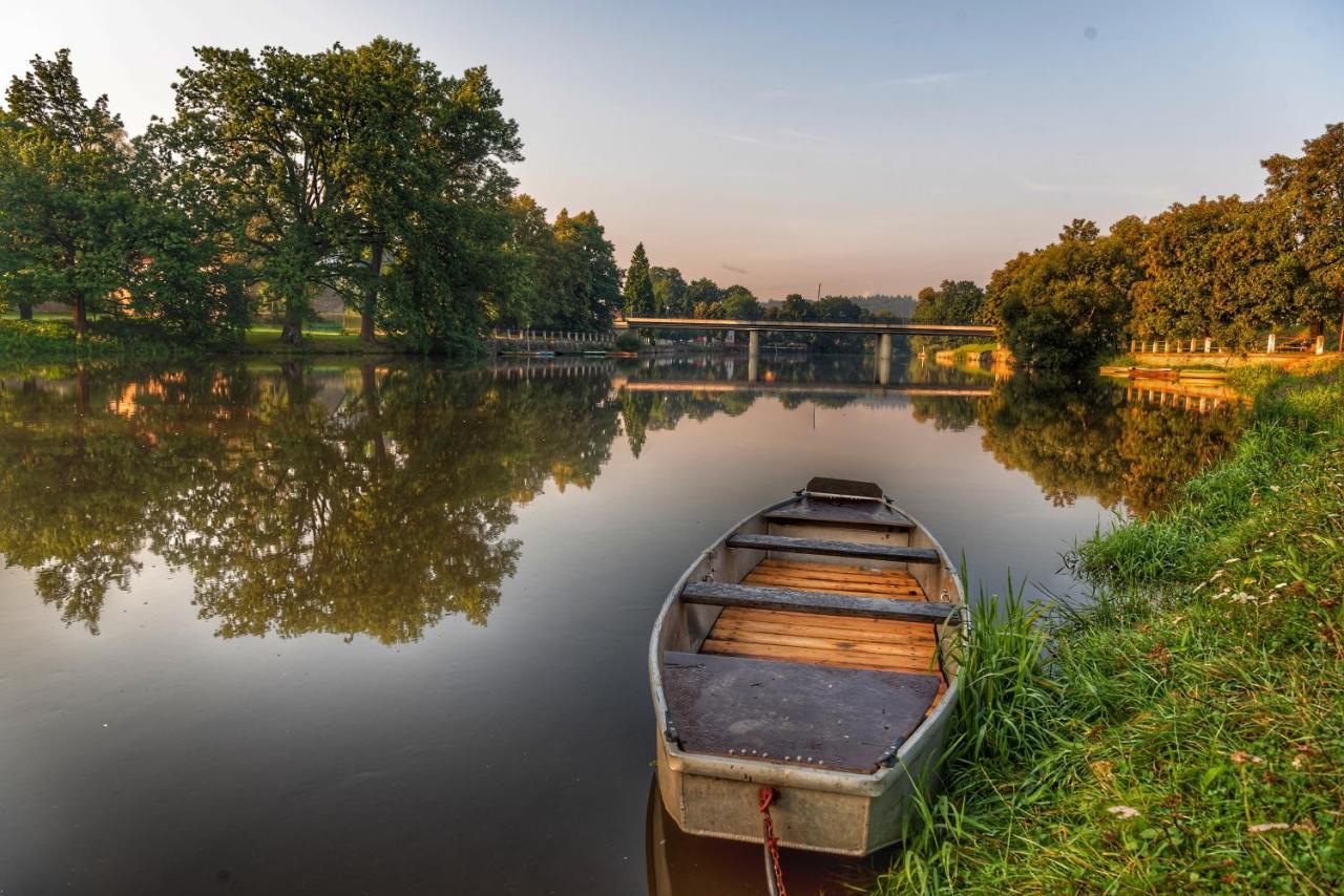 Camping Prima Hotel Tyn nad Vltavou Bagian luar foto