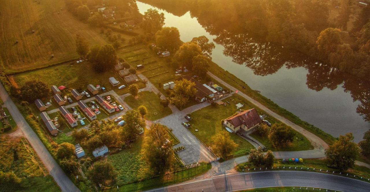 Camping Prima Hotel Tyn nad Vltavou Bagian luar foto